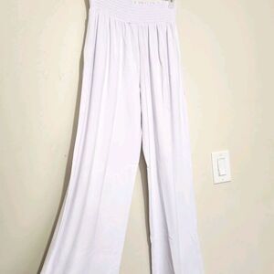 Urban Coco Pants Size XL White Color With Pockets Wide Legs Elastic Waistband